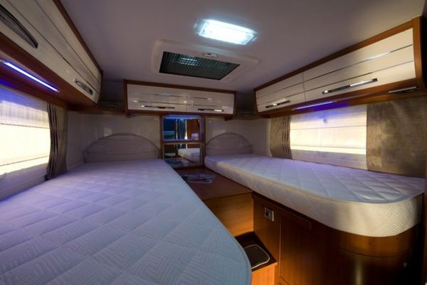  Wohnmobil Alkoven Kea 76 Laboe - Schlafzimmer