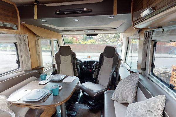 Wohnmobil Knaus Sun i 900 LEG Laboe - Wohnzimmer