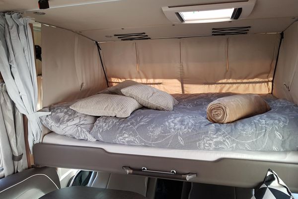  Wohnmobil Knaus Sun i 900 LEG Laboe - Schlafzimmer