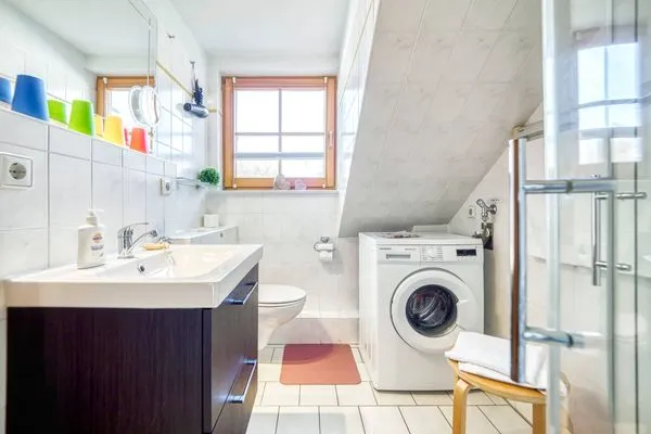 Badezimmer mit Dusche Ferienpark Freesenbruch Reihenhaus 7a - Otter