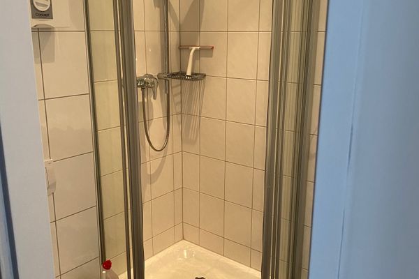  Haus Bielefeld Zimmer 30 a  - Badezimmer