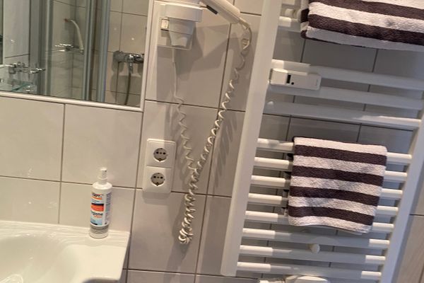  Haus Bielefeld Zimmer 30 a  - Badezimmer