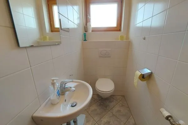 Gäste-WC  Apartment Narcis - Alter Kindergarten