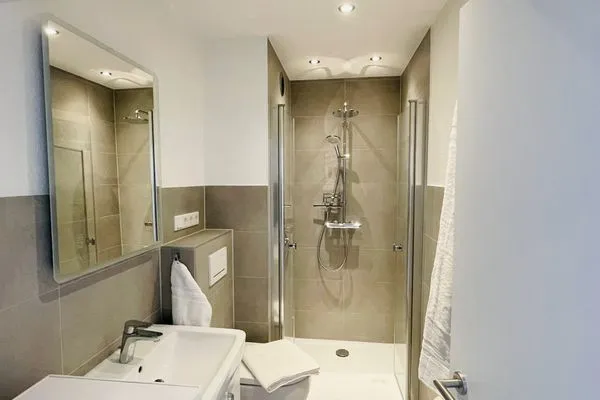 Haus Seehund FeWo 15 Sahlenburg - Badezimmer