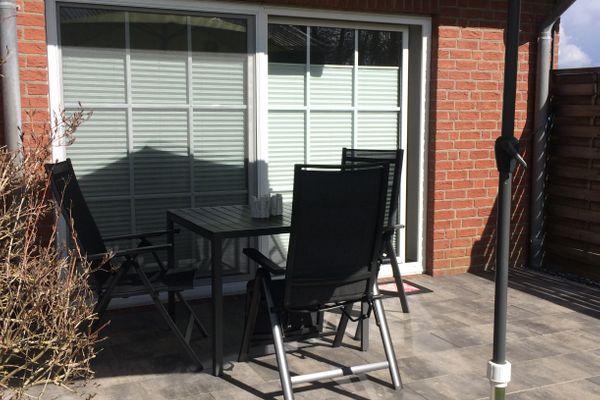  Küstentraum Garding - Gartentisch