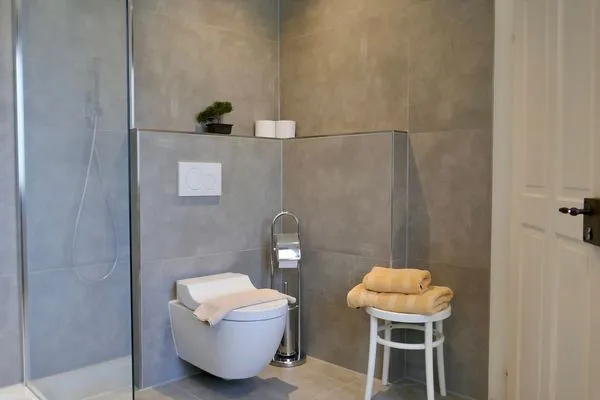 Multi-Fewo-Haus Auf dem Wall Ferienwohnung Lindauer Löwe Lindau Insel - Badezimmer 1