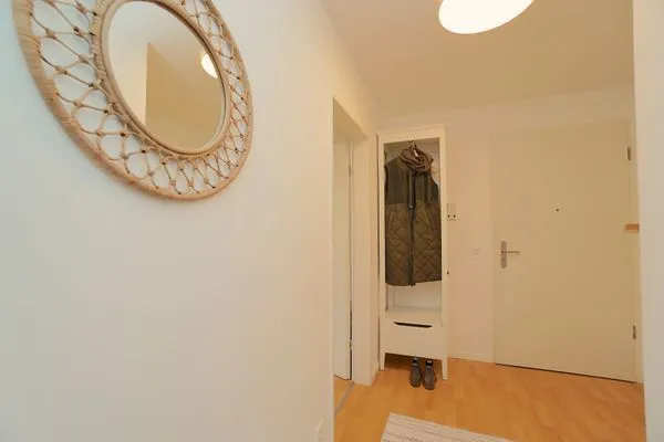 Fassade / Eingang  Helle und moderne Ferienwohnung 'Südstrand Apartment' mit Balkon, direkt an der Ostsee