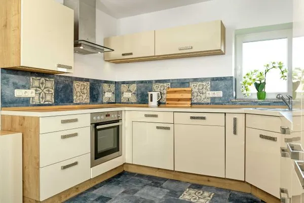 Küche / Küchenzeile  Me-See.