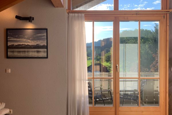  Ferienwohnung Lichtblick Ferienwohnungen in Rieden am Forggensee - Wohnzimmer