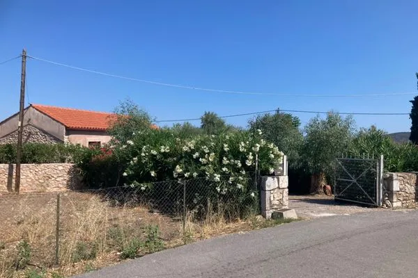 Facade / entrance  Esperides