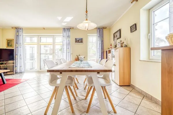 Esstisch Parkresidenz am Hafen Wohnung HF 14