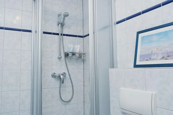 Badezimmer mit Dusche Achtern Diek Achtern Diek 12b - Wohnung 1