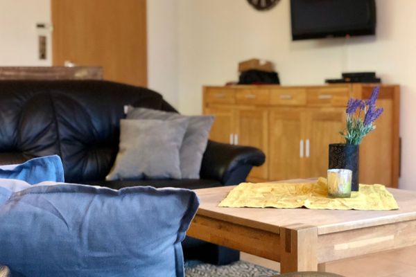  Ferienhaus Seepferdchen Dornumersiel - Wohnzimmer