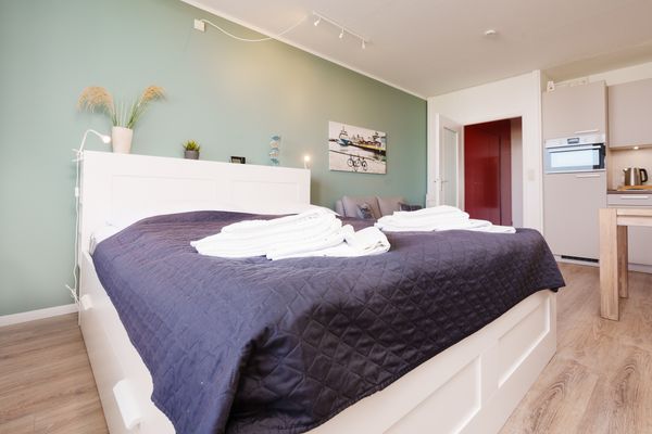  Leuchtturmblick I Marina Wendtorf - Wohnzimmer