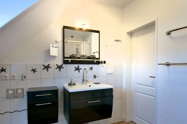 Badezimmer Haus Dünenrose Ferienwohnung Strandläufer