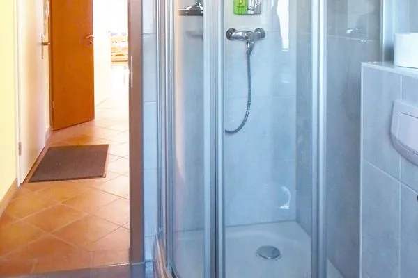   Grüne Str. 36 h W.6 "Seenadel"