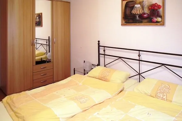   Grüne Str. 36 h W.6 "Seenadel"