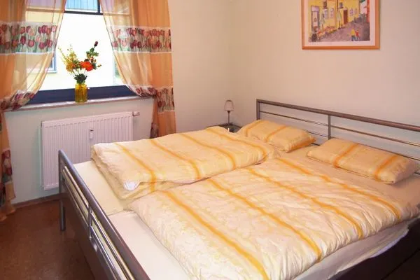   Grüne Str. 36 h W.6 "Seenadel"