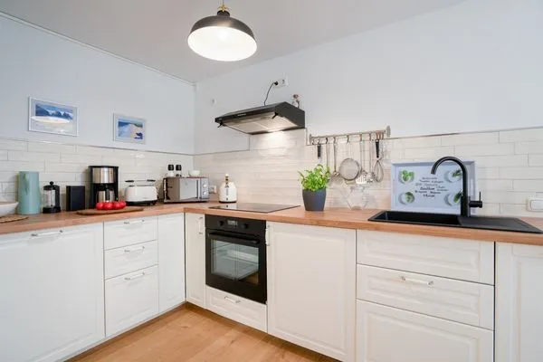 Küche / Küchenzeile  (KAS13b) Ferienwohnung Merlina´s Home