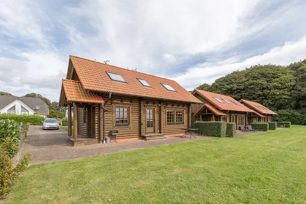 Hauptansicht  Blockhaus Admiral Nelson - 1.  Reihe Meerblick