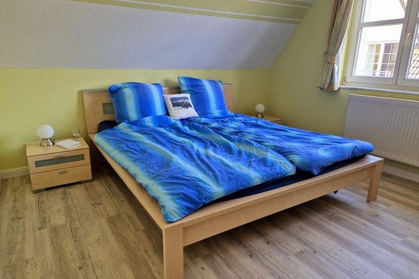  Kranichrast 1 Wohnung 3 Zingst - Schlafzimmer