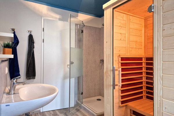  Kranichrast 1 Wohnung 3 Zingst - Badezimmer