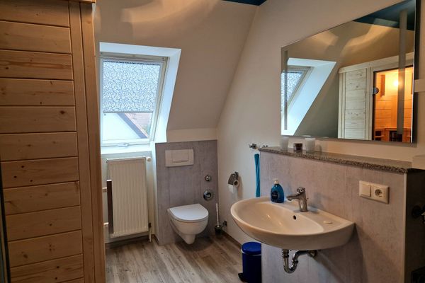  Kranichrast 1 Wohnung 3 Zingst - Badezimmer