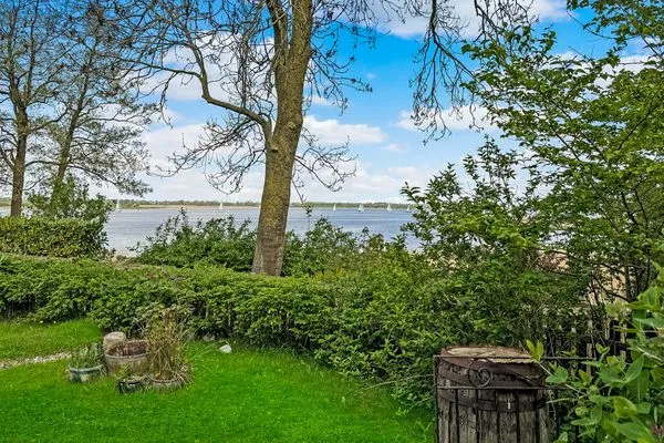 Meerblick  Traumhaftes Ferienhaus für bis zu 6. Personen mit Blick und Zugang zur Schlei