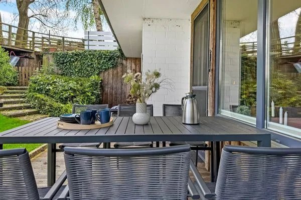 Terrasse  Traumhaftes Ferienhaus für bis zu 6. Personen mit Blick und Zugang zur Schlei