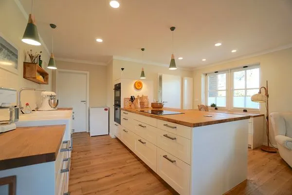 Küche / Küchenzeile  Ferienwohnung Hygge für zwei Personen im Naturpark Hüttener Berge in Ostseenähe