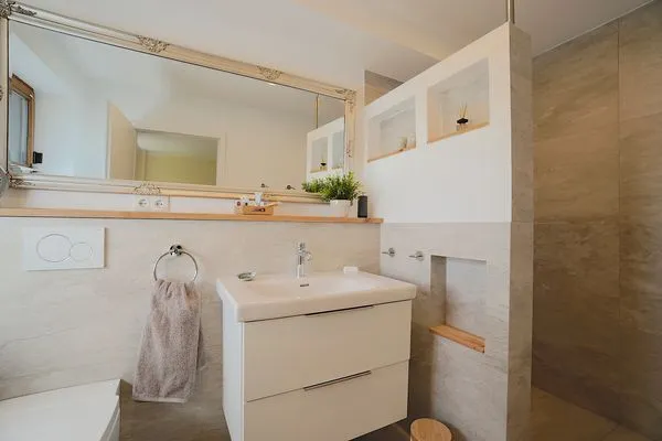 Badezimmer  Ferienwohnung Hygge für zwei Personen im Naturpark Hüttener Berge in Ostseenähe