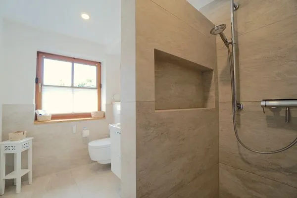 Badezimmer  Ferienwohnung Hygge für zwei Personen im Naturpark Hüttener Berge in Ostseenähe