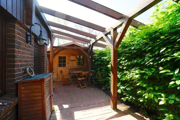 Terrasse  Ferienwohnung Hygge für zwei Personen im Naturpark Hüttener Berge in Ostseenähe