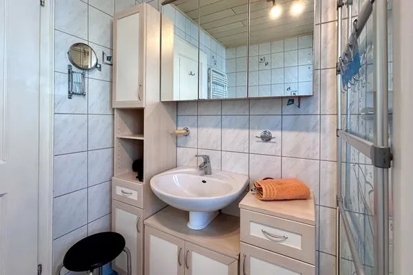  Ferienwohnung Uschis Sommergarten Seenahes Allgäu - Badezimmer 1