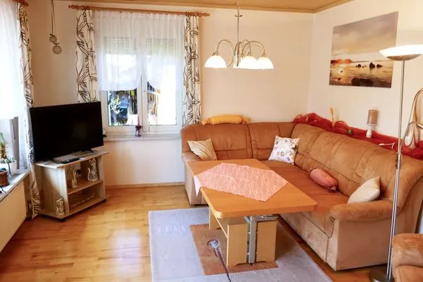  Ferienwohnung Uschis Sommergarten Seenahes Allgäu - Wohnbereich