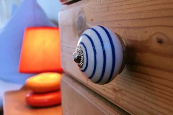 Kommodengriff in der Ferienwohnung Hopelfask in Süddorf auf Amrum Hüs Sanskiin Ferienwohnung *Hopelfask*