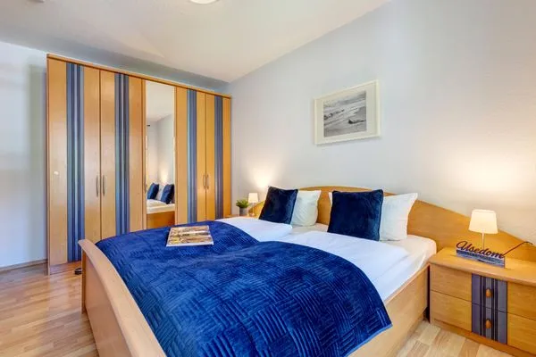 Schlafzimmer  Ostseepark Waterfront Karavelle 3.5