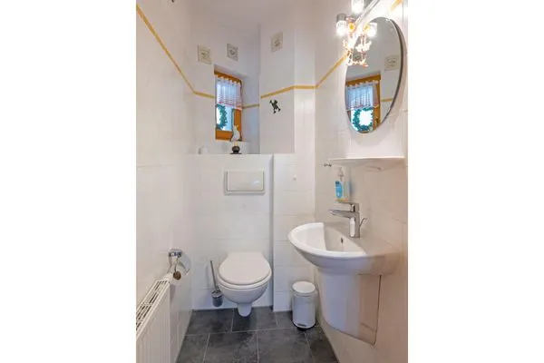 Gäste-WC Ferienpark Freesenbruch Reihenhaus 5a - Eichhörnchen
