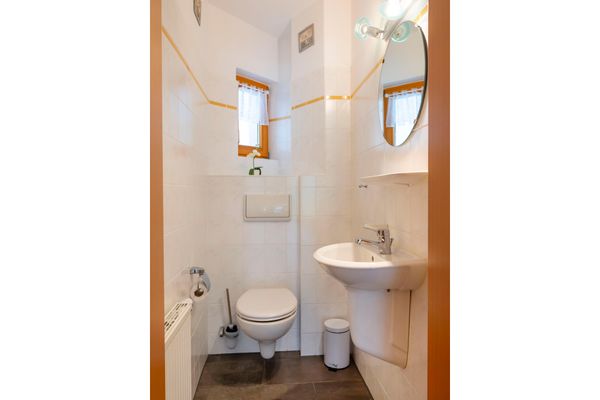 Ferienpark Freesenbruch Reihenhaus 8a - Eisbär Ostseeheilbad Zingst - Gäste-WC