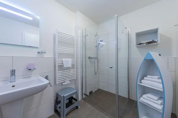 Ferienwohnung Libelle Hafenresidenz Waren (Müritz) - Badezimmer  Libelle