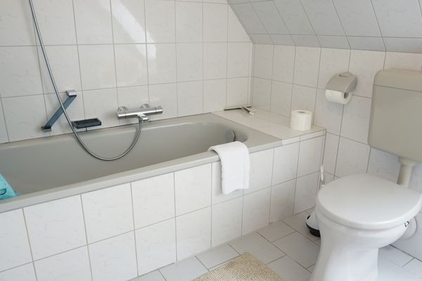  Ferienhaus Katinger Watt Kating / Katingsiel - Badewanne