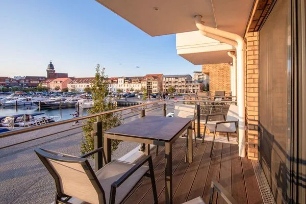 Ferienwohnung Hafenidylle Hafenresidenz Waren (Müritz) - Balkon mit Hafenblick  Hafenidylle
