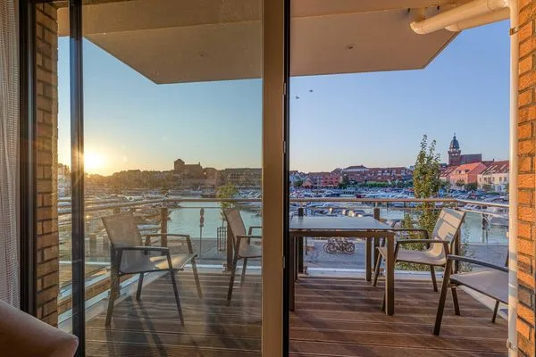 Ferienwohnung Hafenidylle Hafenresidenz Waren (Müritz) - Balkon mit Blick auf Waren (Müritz)  Hafenidylle