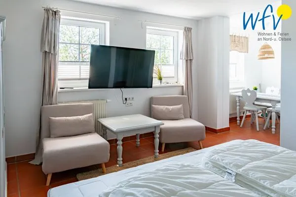 Schlafzimmer Ferienhaus am Gutspark Dranske Ferienwohnung Strandflieder