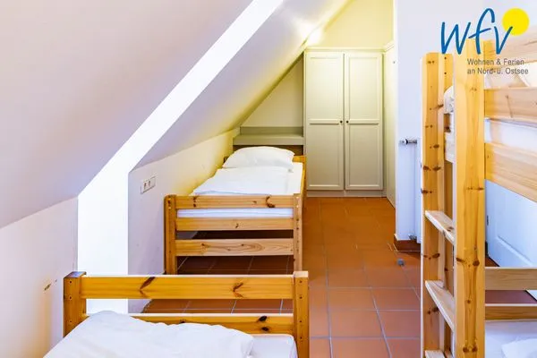 Schlafzimmer Ferienhaus am Gutspark Dranske Ferienwohnung Seegras