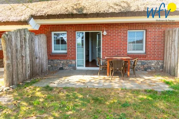 Terrasse Ferienhaus am Gutspark Dranske Ferienwohnung Sonnengarten