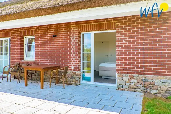 Terrasse Ferienhaus am Gutspark Dranske Ferienwohnung Sonnentag