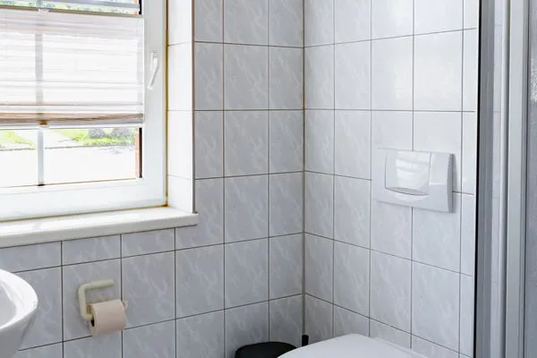 Badezimmer Ferienhaus am Gutspark Dranske Ferienwohnung Sonnenmeer