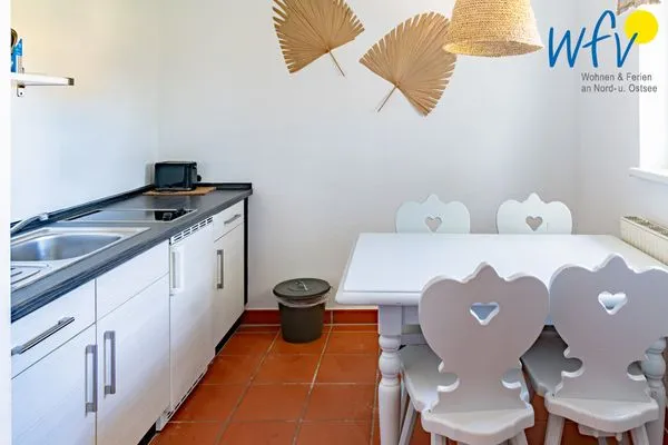 Küche / Küchenzeile Ferienhaus am Gutspark Dranske Ferienwohnung Sonnenkuss