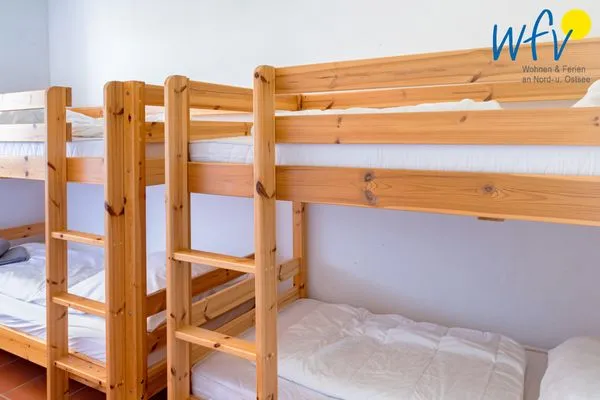 Schlafzimmer Ferienhaus am Gutspark Dranske Ferienwohnung Sonnenkuss